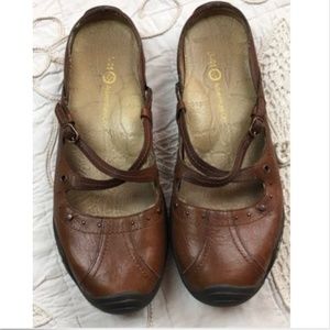 J 41 ADVENTURE ON Hanna Leather Slip On Mary Janes